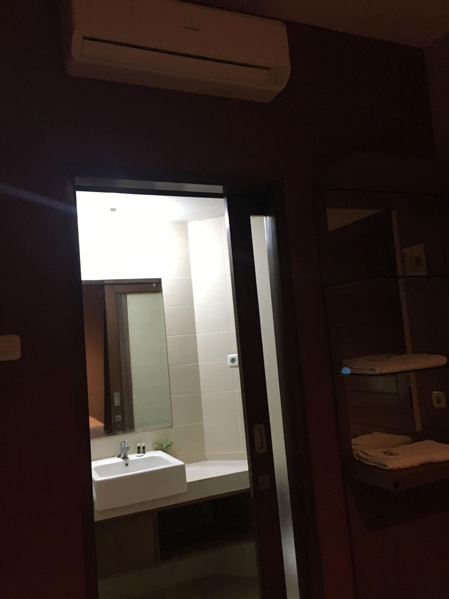 Votel Viure Hotel Jogjakarta Maguwo Kültér fotó